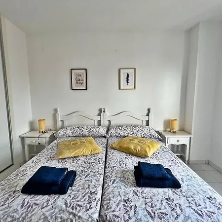 아파트 Bonito Atico En Primera Linea De Playa Con Piscina *