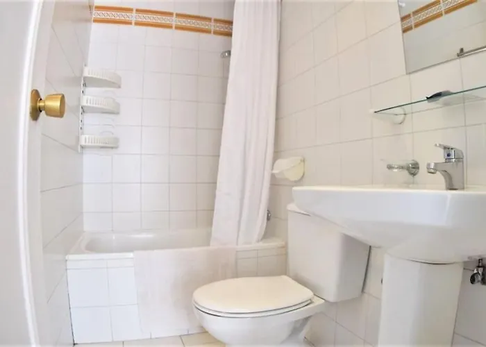 Bonito Atico En Primera Linea De Playa Con Piscina *