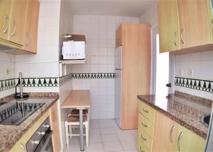 Bonito Atico En Primera Linea De Playa Con Piscina *