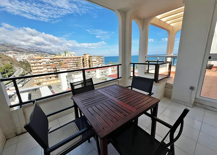 Bonito Atico En Primera Linea De Playa Con Piscina *