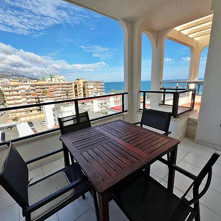 Bonito Atico En Primera Linea De Playa Con Piscina *